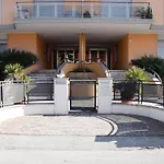 Vistamare Family Apartments